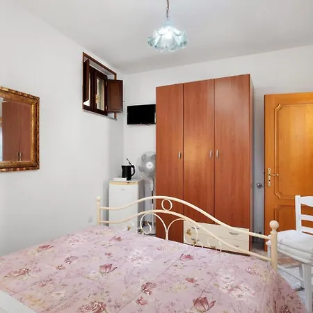 Da Clotilde B&B 푸로레