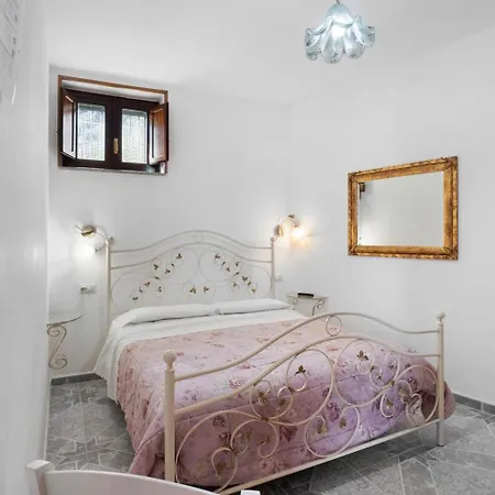 Da Clotilde Nocleg ze śniadaniem 4*