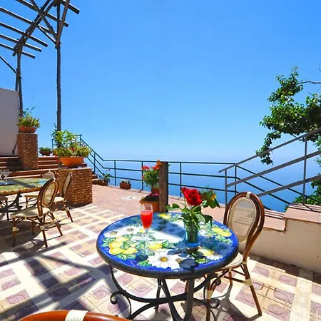 Nocleg ze śniadaniem Da Clotilde 4*